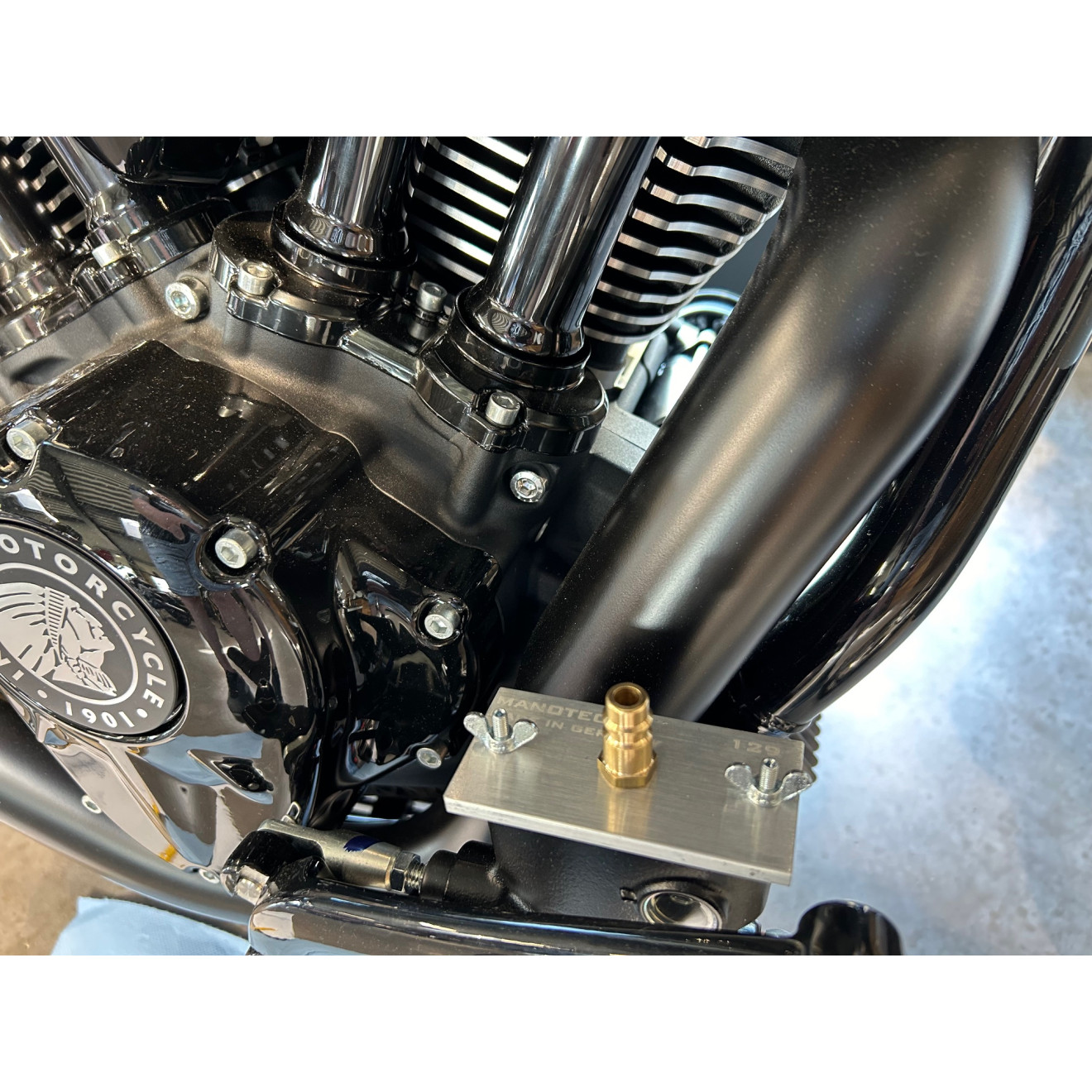 Manotec Adapter 129 Indian montiert