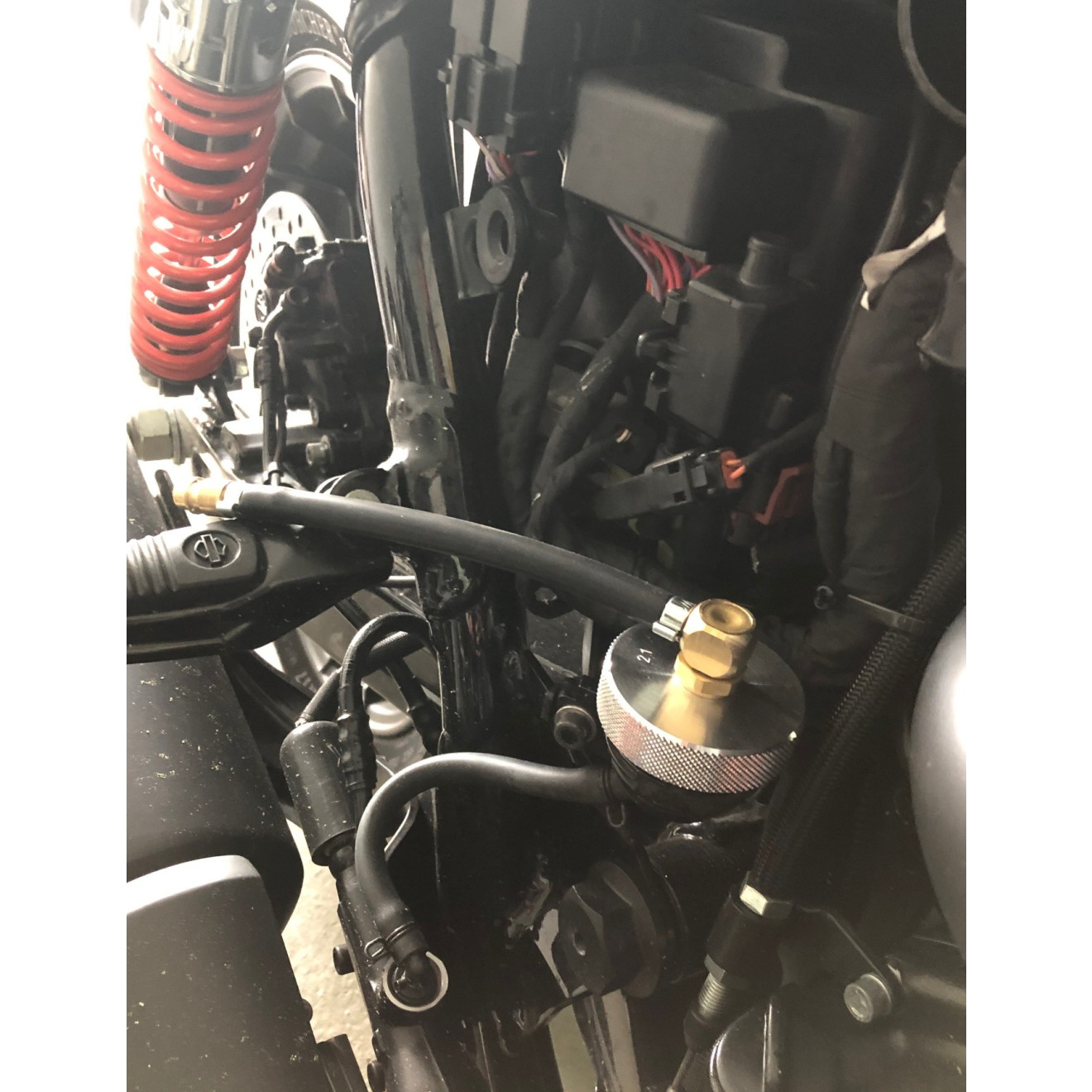 MANOTEC® Adapter Nr. 21, 20900021, montiert auf Harley Davidson Street Rod