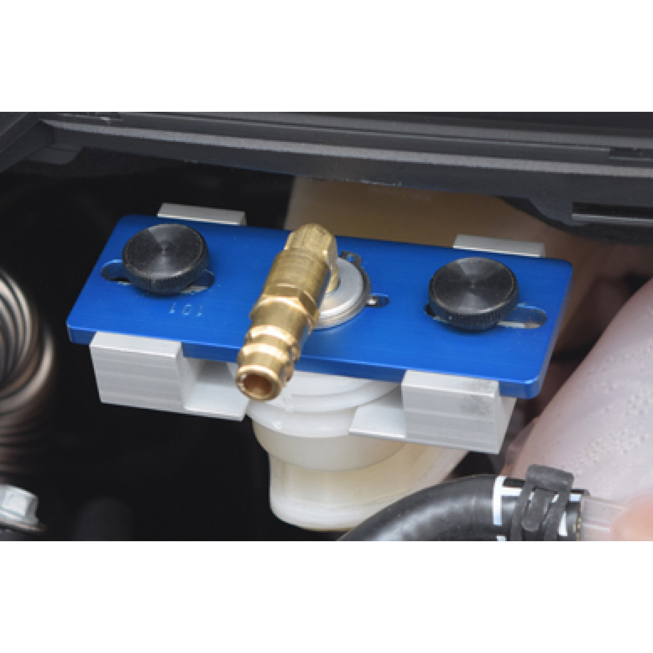 montierter MCV Adapter abgewinkelter Dichtstutzen