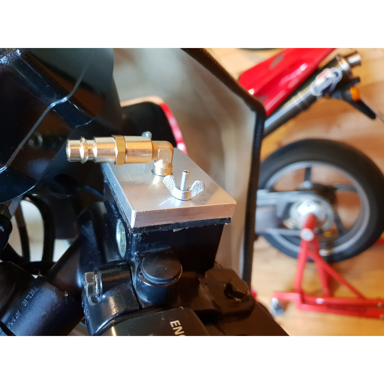 Manotec Adapter Nr. 99, Kundenbild Yamaha RD 350